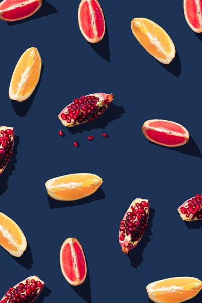 Flat Lay Pattern Summer Citrus Fruits Blue Background Minimal Concept — ストック写真