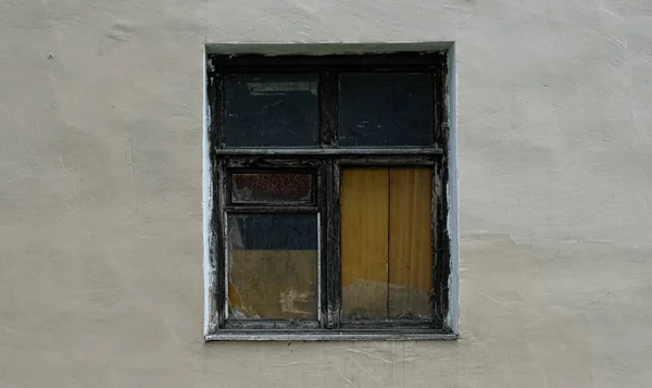 Старе вікно в стіні . — стокове фото
