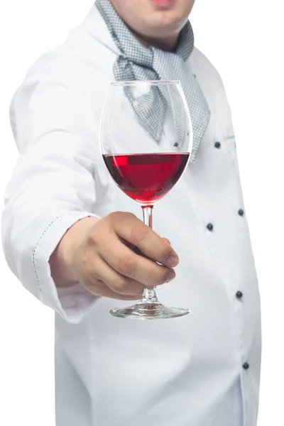 厨师在白色背景上他手里拿着杯红酒 — 图库照片