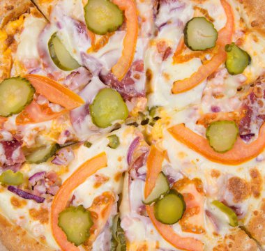 yapısı pizza sebze biber ve salatalık ile