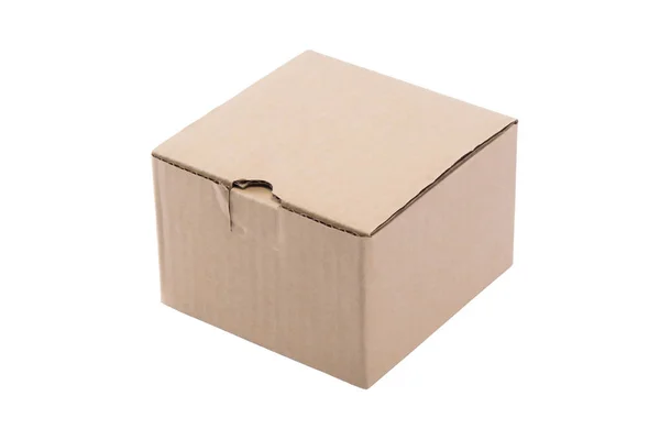 Boîte d'emballage carrée en carton, sur fond blanc — Photo