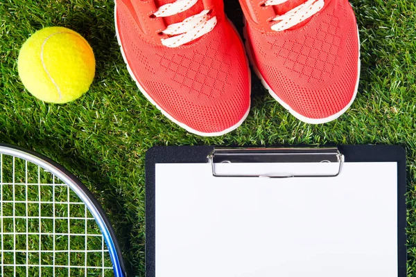 Az eredményeket írásban tenisz a gyepen hely — Stock Fotó