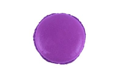 Macaron tatlı mor-beyaz arka plan üzerinde