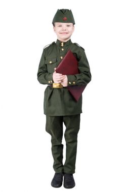 askeri üniformalı kız beyaz arka plan üzerinde izole kırmızı klasör tutar