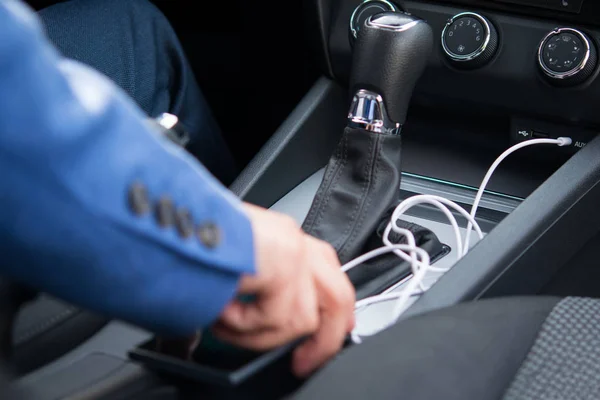 Caja Cambios Automática Del Coche Cargador Blanco Para Teléfono — Foto de Stock