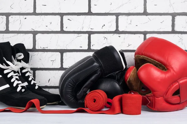 Conjunto Material Esportivo Para Boxe Artes Marciais Fundo Parede Tijolo — Fotografia de Stock