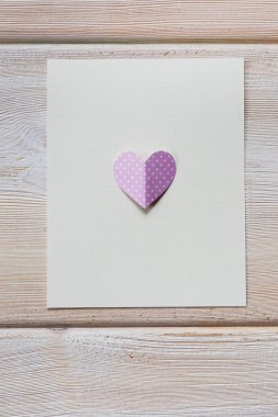 Kağıt kalp boş mektup.