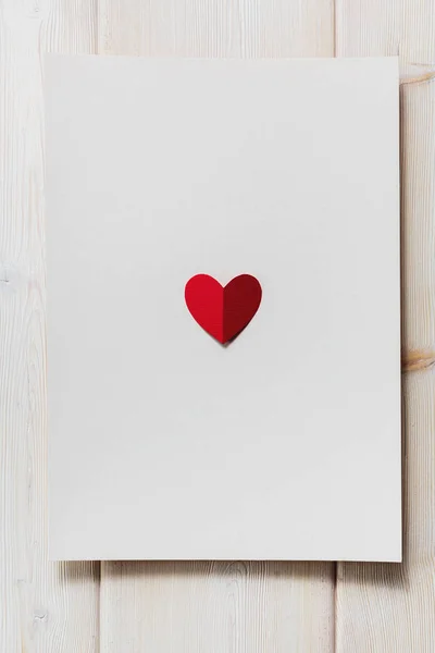 Kağıt kalp boş mektup. 