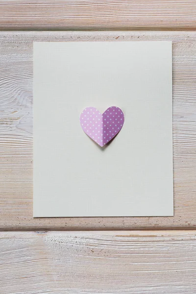 Kağıt kalp boş mektup.