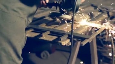 Metal taşlama sırasında Sparks