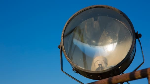 Reflection of an athlete on training in a round industrial projector — Stock Video