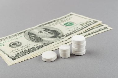 Kuleleri hapları - hap alarak yükseliyor. Tıp kavramı