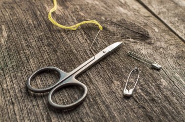 Hobiler için aksesuarlar: makas, iğne ve iğne. Dikiş araçları