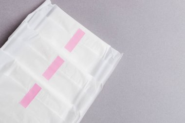 Adet sıhhi yastık kadın hijyen koruma için. Kritik gün. Tıbbi anlayışı