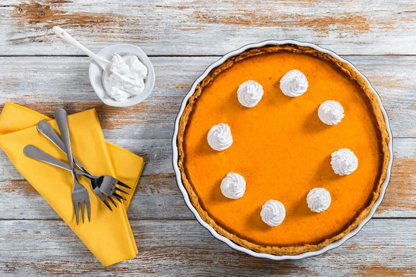 Delicious bright orange homemade pumpkin pie, top view — Stock Photo, Image