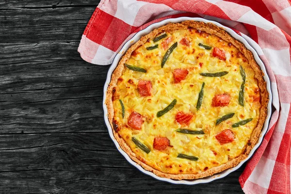 Quiche with salmon,green bean and cheese — Stock Photo, Image