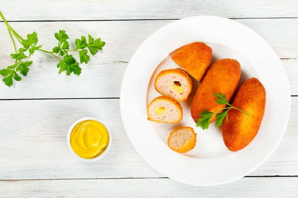Fried Chicken Cutlets stuffed with butter — Stock Photo, Image