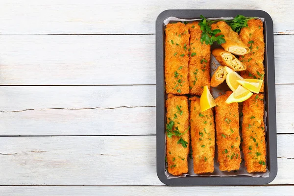 Krokant Gepaneerde gebakken gehakt kip Chimichangas — Stockfoto