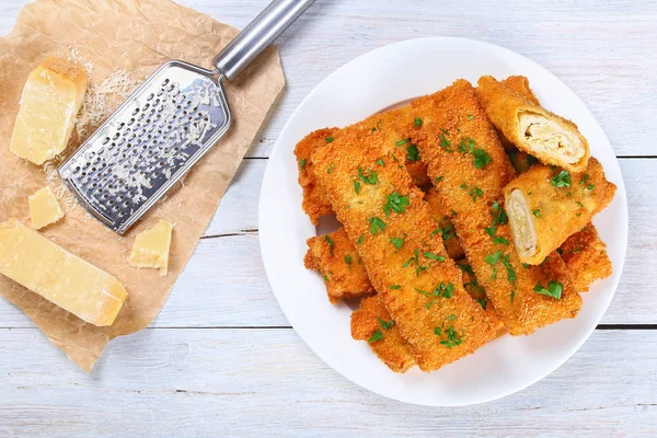 Knusprig panierte gebackene Hühnerenchiladas — Stockfoto