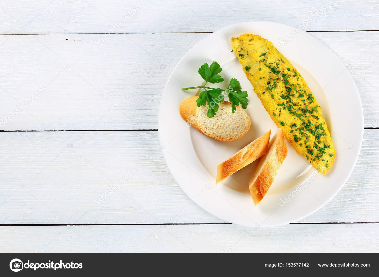 Leckeres französisches Omelett mit Gemüse - Stockfotografie ...
