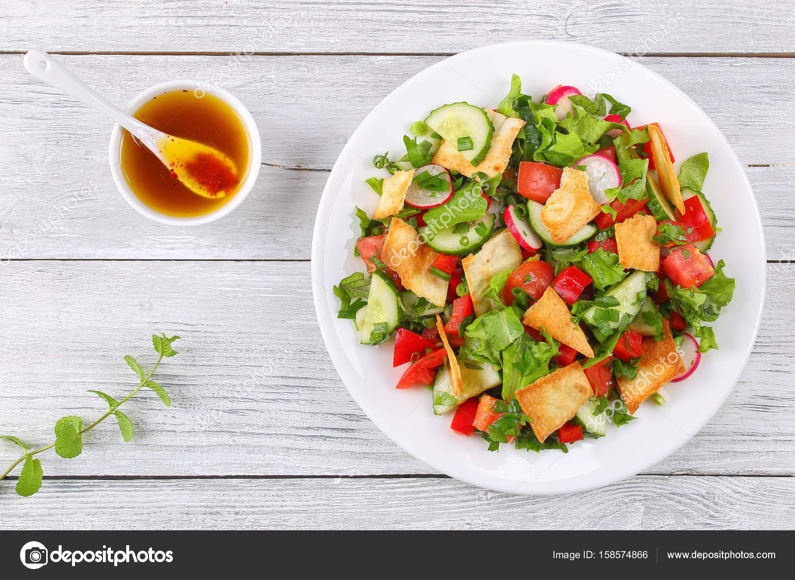 Ekmek Salatası Tarifi Ekmek Salatası Tarifi