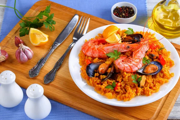 Seafood valencia paella on white plate — Stock Photo, Image