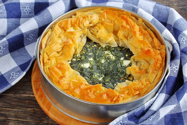 Крупным планом греческого шпинат фета пирог — стоковое фото