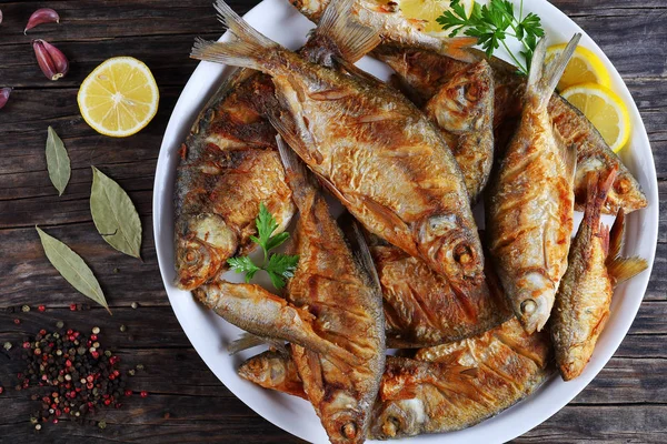 Hot fried mix of freshwater fish — Stock Photo, Image