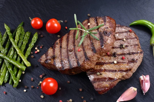 Zöldséges meleg grillezett marhahús steak-EK — Stock Fotó