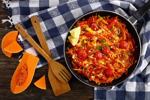 Ensalada de calabaza caliente con pimiento — Foto de Stock