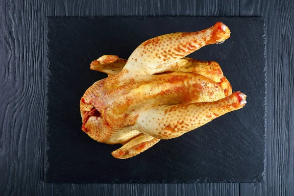 有機鶏の首なし死体 — ストック写真
