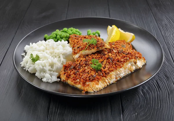 рыба с рисом с рисом. семга с рисом. стейк лосося с рисом. скумбрия фаршированная рисом. запеченная рыба с рисом.