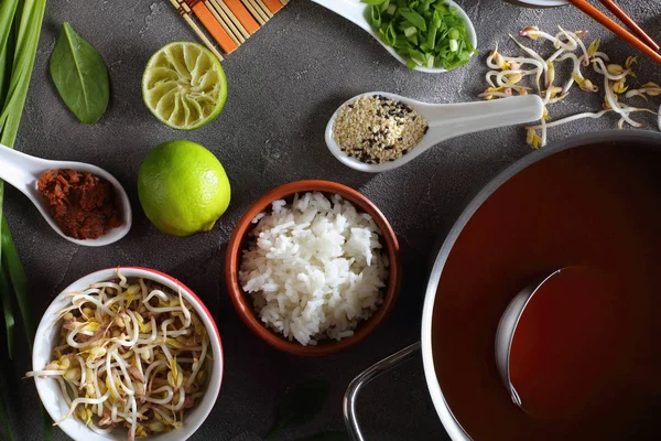 Ingredientes para sopa de miso en la mesa — Foto de Stock