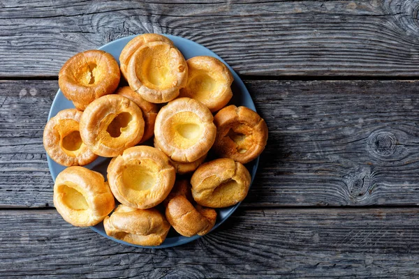 Budín Yorkshire en bandeja, vista superior — Foto de Stock