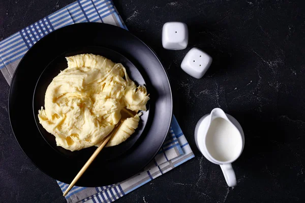 Purè di patate al formaggio servito su un piatto — Foto Stock