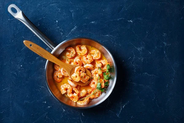 Prato Americano Para Dia Nacional Camarão Scampi Cozido Com Molho — Fotografia de Stock