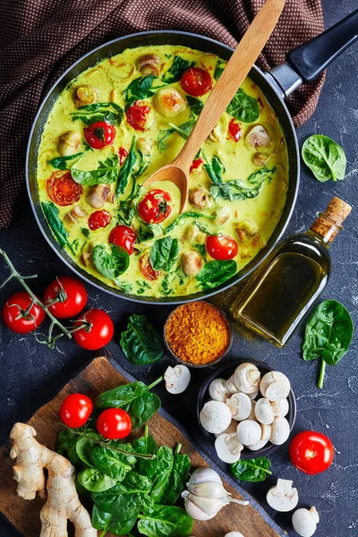 Indian Curry Skillet Coconut Milk Mushrooms Vegetables Spinach Cherry Tomatoes — стокове фото
