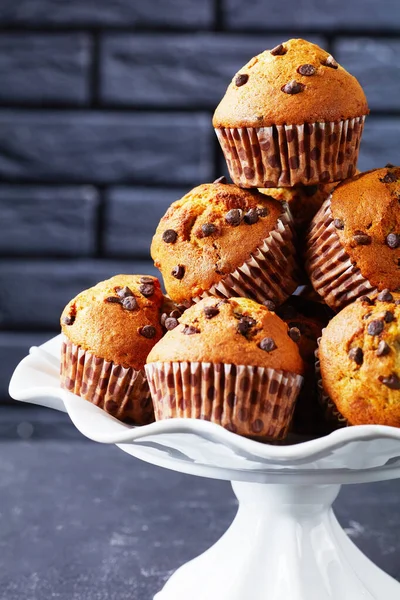 Gros Plan Muffins Faits Maison Aux Pépites Chocolat Banane Sur — Photo