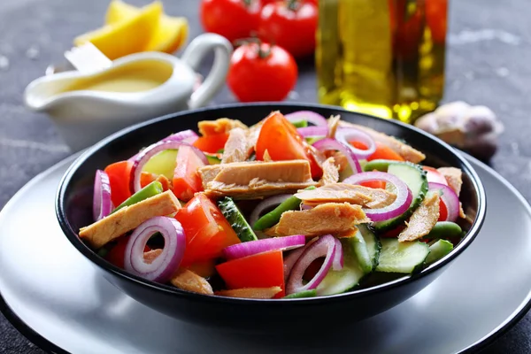 Leichter Thunfisch Und Grüner Bohnensalat Mit Gemüse Tomaten Gurken Rote — Stockfoto