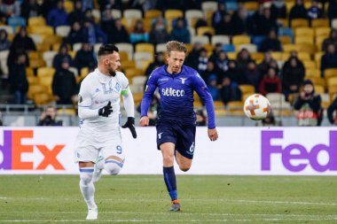 Kiev, Ukrayna - 15 Mart 2018: Lucas Leiva Ss Lazio Fc Dinamo Kiev Ss Lazio Nsk Olimpiyskyi Stadyumu'nda karşı Uefa Avrupa Ligi yuvarlak oyun sırasında