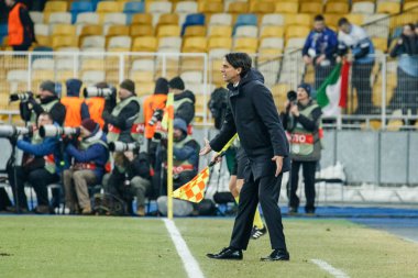 Kiev, Ukrayna - 15 Mart 2018: Ss Lazio Yöneticisi Simone Inzaghi Nsk Olimpiyskyi stadiu Fc Dinamo Kiev Ss Lazio karşı Uefa Avrupa Ligi yuvarlak oyun sırasında