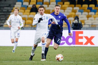 Kiev, Ukrayna - 15 Mart 2018: Adam Marusic Ss Lazio Fc Dinamo Kiev Ss Lazio Nsk Olimpiyskyi Stadyumu'nda karşı Uefa Avrupa Ligi yuvarlak oyun sırasında