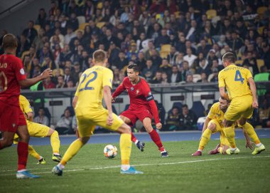 Kyiv, Ukrayna - 14 Ekim 2019: Portekizli Cristiano Ronaldo Uefa Euro 2020 ön eleme maçı sırasında Nsk Olimpiyskyi Stadyumu 'nda Portekiz' e karşı