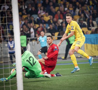 Kyiv, Ukrayna - 14 Ekim 2019: Portekizli Cristiano Ronaldo Uefa Euro 2020 ön eleme maçı sırasında Nsk Olimpiyskyi Stadyumu 'nda Portekiz' e karşı