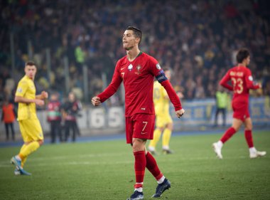Kyiv, Ukrayna - 14 Ekim 2019: Portekizli Cristiano Ronaldo Uefa Euro 2020 ön eleme maçı sırasında Nsk Olimpiyskyi Stadyumu 'nda Portekiz' e karşı