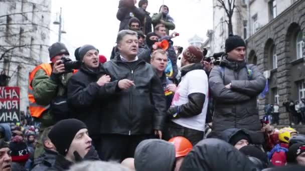 Kyiv Ucrania Dic 2013 Petro Poroshenko Intenta Calmar Los Manifestantes — Vídeo de stock