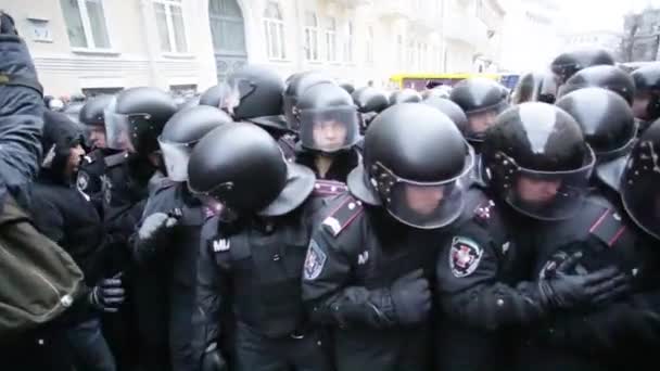 Kyiv Ukraine Dec 2013 Protesters Conflict Riot Police Bankova Street — Wideo stockowe