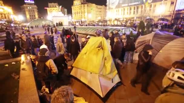 Kyiv Ucrania Dic 2013 Primeras Carpas Instaladas Maidan Nezalezhnosti Plaza — Vídeo de stock