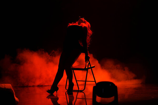 КИЕВ, Украина - 22 февраля 2020 года: Тина Кароль во время финала отбора на "Евровидение-2020"
