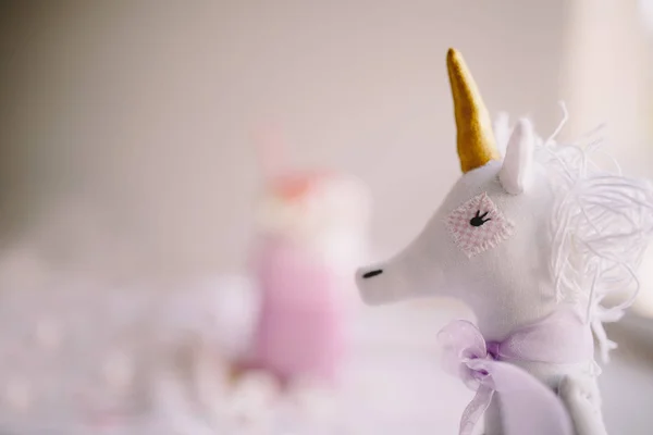 Handgjorda leksak unicorn — Stockfoto